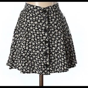🍁Forever21 daisy skirt🍁